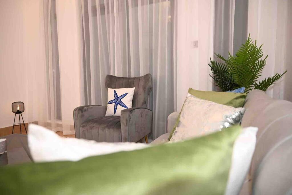 Brand New Furniture . Close To Dubai Mall. Eksteriør billede