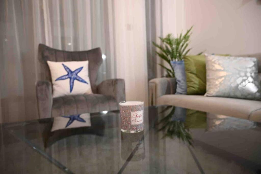 Brand New Furniture . Close To Dubai Mall. Eksteriør billede
